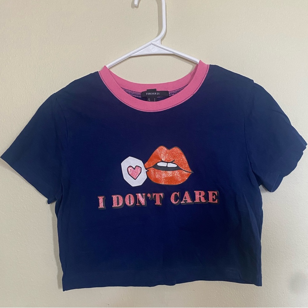 Forever 21 Blue Graphic Crop Top with Pink Trim Size S